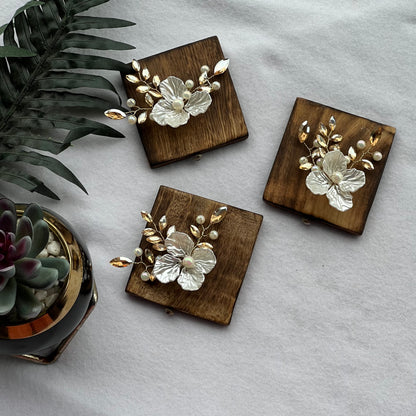 White Border Golden Flower Accessories (Set of 3)