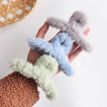 Cute fuzzy claw cli[p (pack of 2)